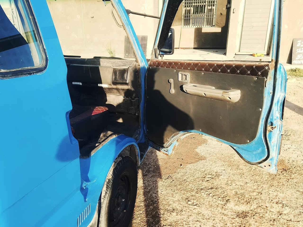 كيا موديل 94 رقم بغداد العنوان باب الاسكندريه سياره معمره مكفوله من كير ومحرك واكسل شاصي /////السعر 55 وبيها مجال رقم***********
