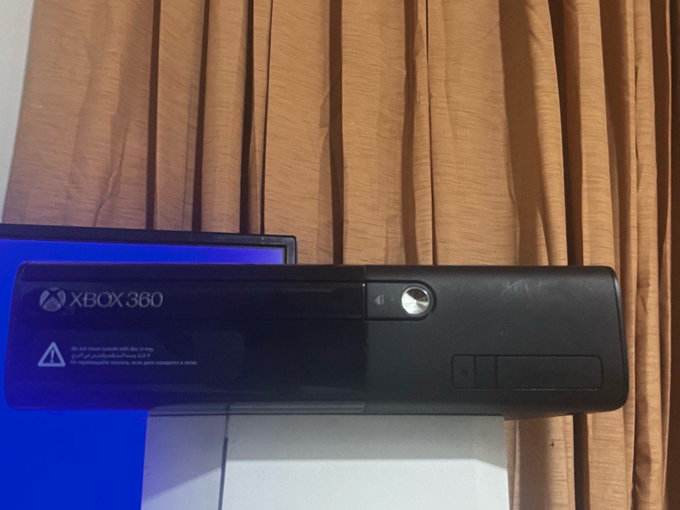 xbox 360 super  slim للبيع
الملحقات: 
-يدتين نظيفات  
-٨ اقراص 
-٤ بطاريات مال يدات ويا (وحدة من عدهم شحن من دون الكيبل)
-يدة ثالثة واير انطيها فحم 
-يدة والمحولة والجهاز بلاديات ممفتوحات
-التوصيل مجاني
-السعر ١٢٥ الف قفل 
-تفاصيل الجهاز وفحصه كدامك اشوفك بالخاص 
الالعاب : 
Assassin creed rogue
Bf4
Blur
Bully
Cod4
Black ops 1
Black ops 2 
Black ops 3
Captain America 
Cod world at war 
Crash mind over mutant 
Dishonored
Fifa 19
Fifa street 
Homefront
Just cause 2
Minecraft 
Mw3
Mortal kombat 
Pes 2016
Pes 2021
Pes 2006
Rdr 1
Resident evil 6
Rise of tomb rider
SB: robotic revenge 
Spongebob heropants
Spongebob truth-sq
Tekkan tag 2
Tom and jerry
Tomb rider 
Yu gi oh 5d’s