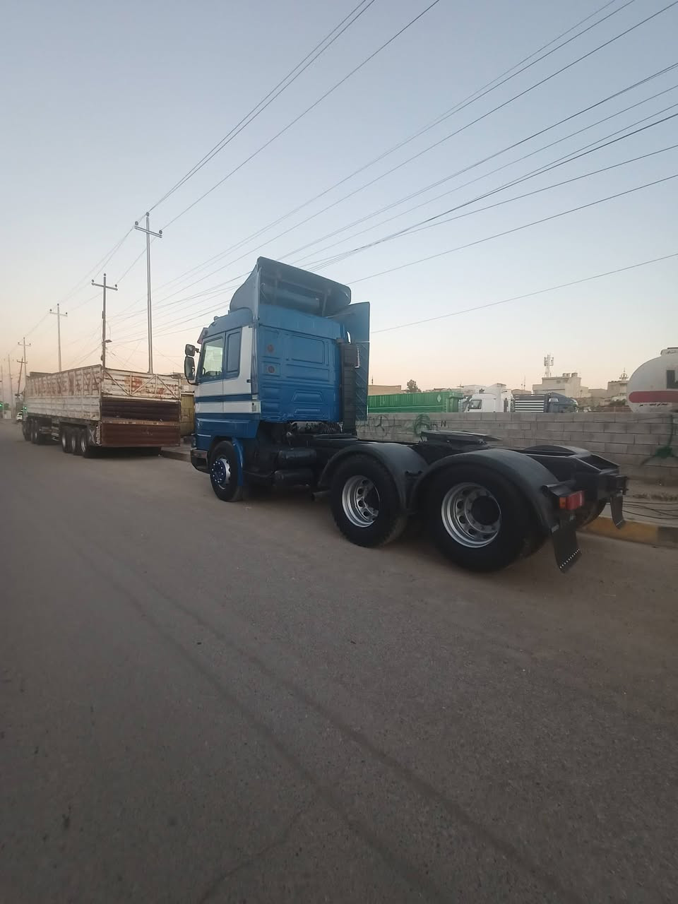 سيارة للبيع سنگر ابلادي سيارة صهريج مثبته طوناج جديد جيبيأس حموله 36 ألف سياره جاهز عل شغل سياره طخم يطارات حجم 143 ماكينة /8/0 كير 900 سنويه جديدة 2027 قماره بدون صبغ رقم نينوى حصه كاز بالموصل عنوان الموصل الجانب  الايمن  تواصل عل رقم
 ***********
***********
