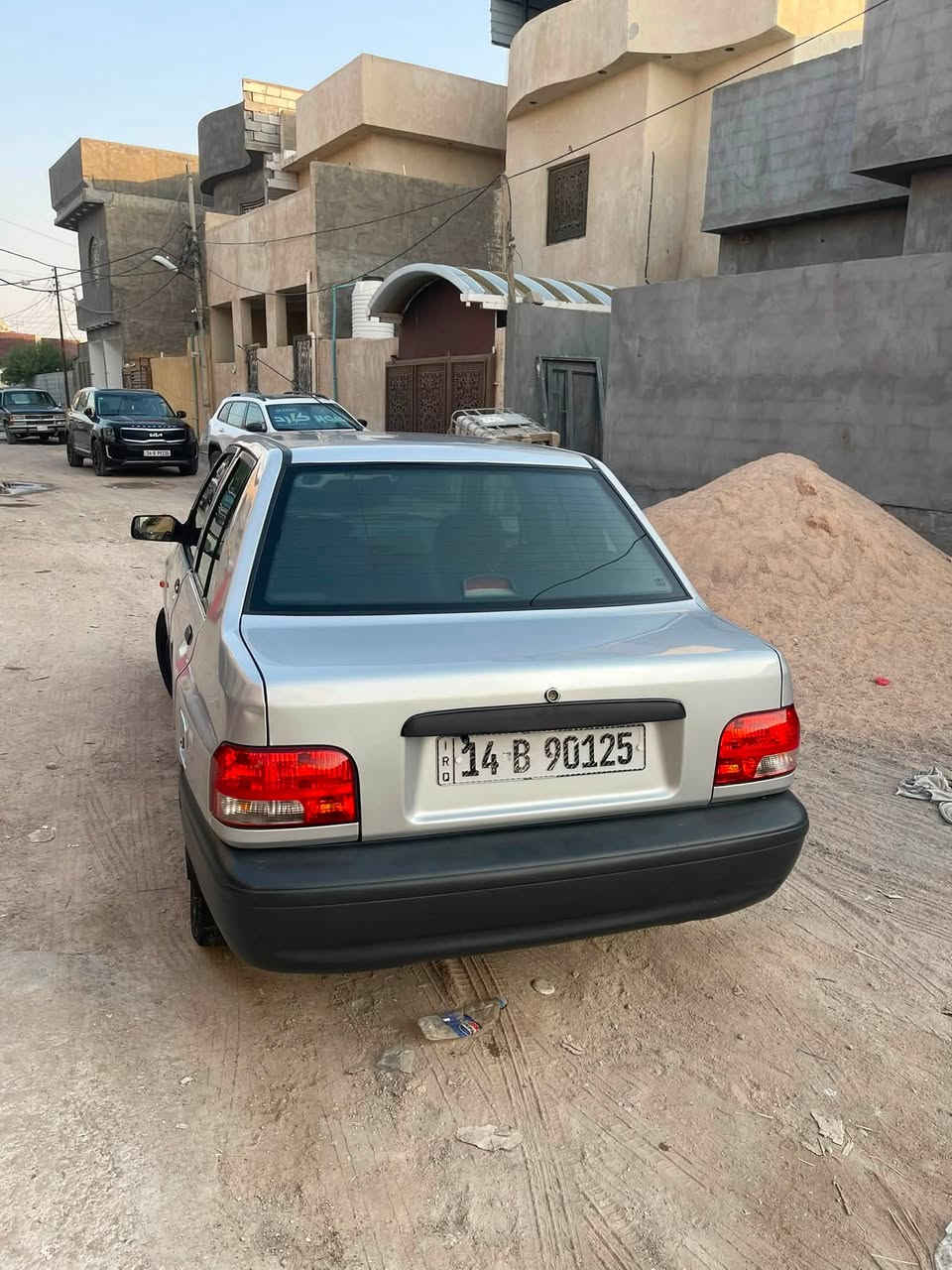 السلام عليكم سايبه 2024سنويه ل31سياره عله وشع شركه ماشيه 40الف فقط بيهه خسفه صغيره باب سايق باقيه عله حاطتها رايدها 66رقم الهاتف ***********
