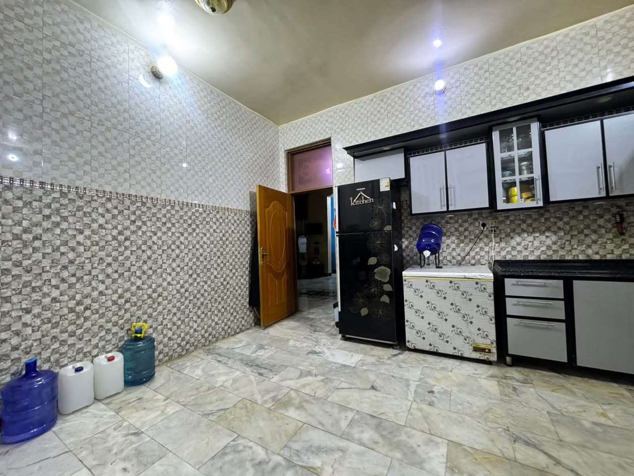 🏡 دار للبيع في حي الباقر

📐 المساحة: 250 م
🏠 الدار طابقين
💰 مطلوب: إسكان

🔹 الطابق الأول:
• غرفتين
• صالة
• استقبال
• منور
• حمام
• حديقة
• مطبخ

🔹 الطابق الثاني:
• غرفتين
• صالة
• حمام

📍 الموقع: حي الباقر، خلف الصيدلية

📞 للاستفسار:
***********

📩 أو مراسلة الصفحة
