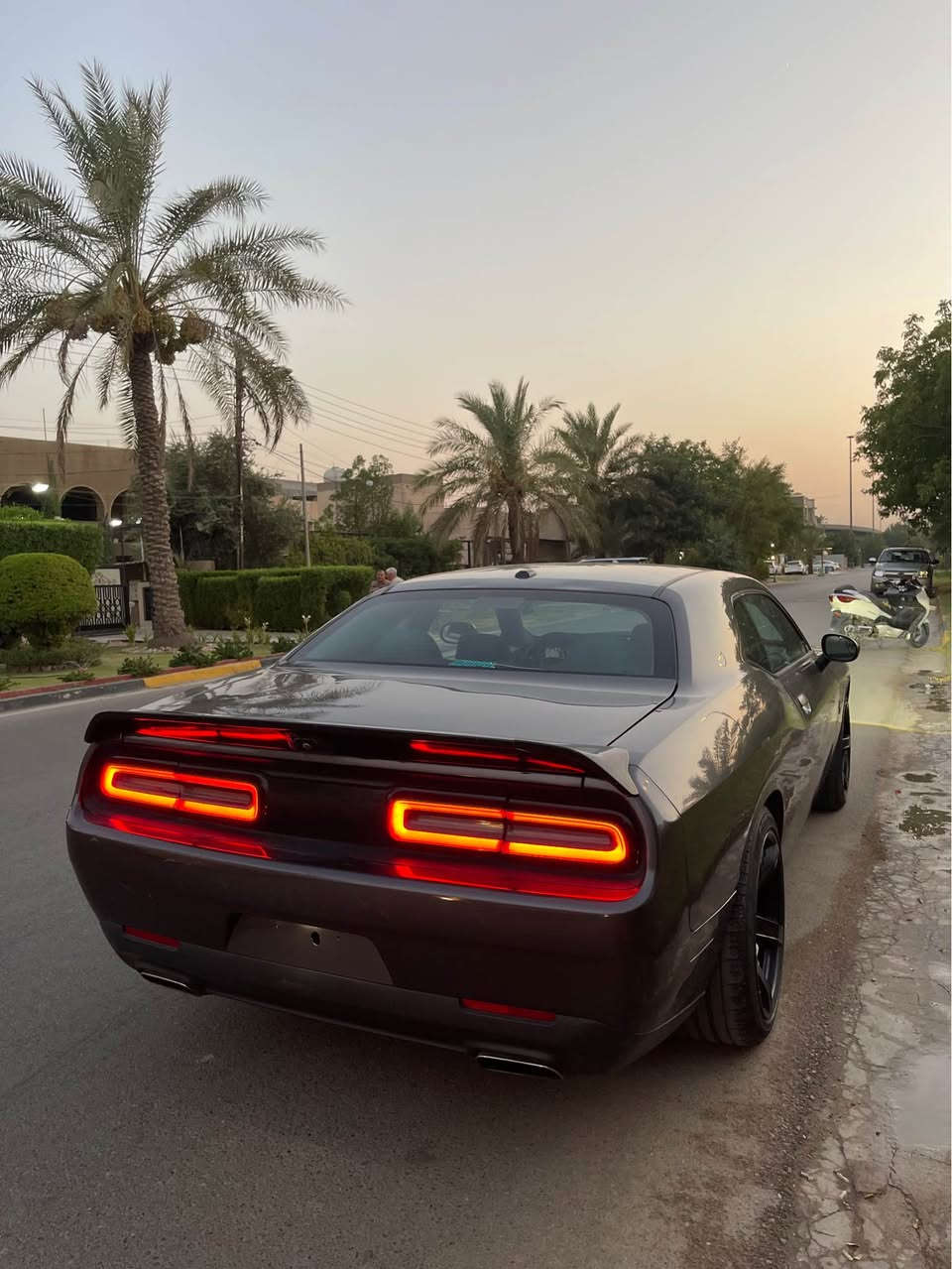يا الله 
السلام عليكم .. 
جالنجر SXT 15
رقم بغداد دولي 
كير محرك اكسل تبريد كفالة 
صدر امامي جديد 
ماشية 92 ميل 
ويل نجمة ابو الخسفة القوية تو سايز 
عليها اكس بايب وبرمجة مراوح وبانزين 
صبغ 4 قطع 
السعر 124 وبيها مجال 
مكان السياره بغداد حي الخضراء
*********** واتساب
*********** اتصال بغداد, العراق
