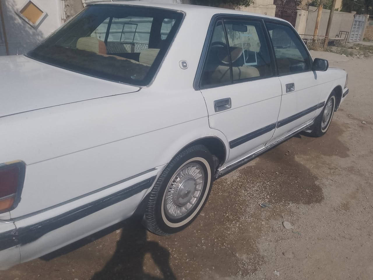 السلام عليكم سياره سوبر سيدان موديل 1988 رقم بغداد سنويه 2028 كير اوتماتيك محرك بطه تبريد شغال مصبوغه حزام لجماليه سياره نظيفه سعرها 40 وبيها مجال الاتصال على الرقم ***********
