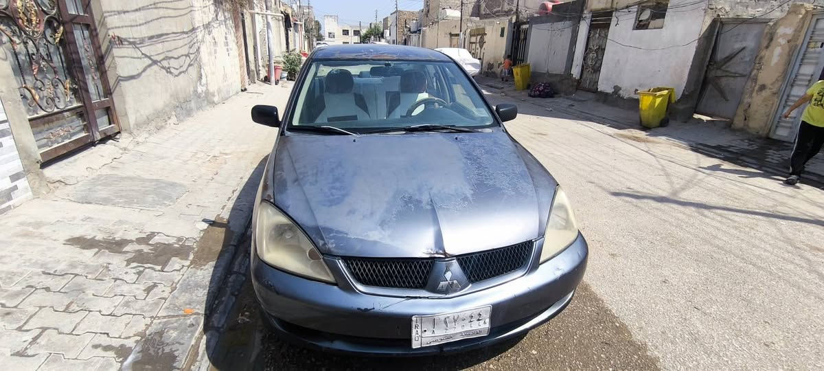 السلام عليكم سياره لانسر بومه للبيع سعر ٧٠ورقه وبي مجال تخم تايرات بصمه وكامره خلفيه مع شاشه محرك ١٥٠٠ تبريد شغال للاستفسار رقم واتساب ***********
