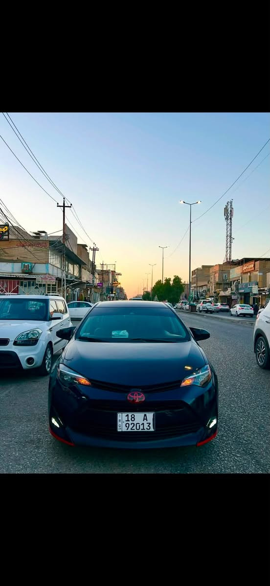 كورلا موديل 2018 
اللون نيلي 
مكينه 1800 vvt
Leنص فول 
السياره حادثه بنيد وخشم الجاملغ بدون داخل شواصي ولغود وبدنه مكفول 
ايرباك مكفول حادث السياره خفيف 
مكينه وكير مكفول من فتح  واي شي 
سونار السياره بلمنشور 
رقم بابل باسمي سنويه لل٣٢
مكان السياره حله حي الصحه 
رقمي ***********
السعر ١١٥ ورقه 
بيع او مراوس
