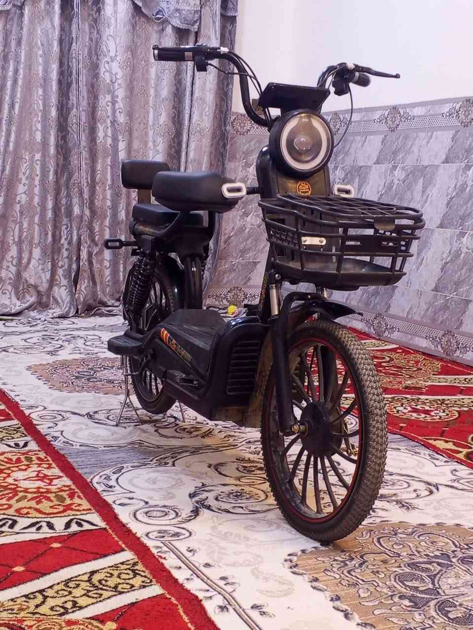 سلام عليكم
دراجه شحن للبيع صارلي شهر من جبته وبعده جديده تجي وتشوف كدام عيونك الدراجه كامله ما بيه اي نقص ولا بيه اي عطل دراجه متكامله من كلشي سرعته 45 بيه اربع بطاريات دبل 3 سرعات بيه دبل اشاره وتحكم بل سرعه ولايت ولهورن كلشي شغال ما بيه اي عطل 
السعر 450 وبيه مجال للطيبين.🌹
العنوان كربلاء 
للستفسار اتصل على هذه الرقم ***********

