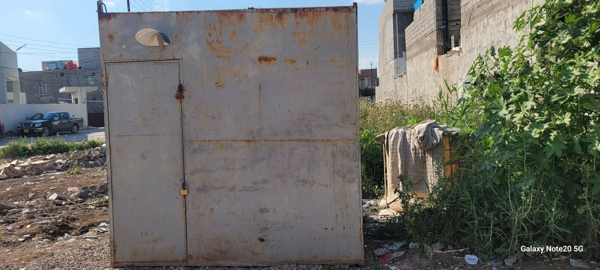 كرفون حديد كامل مع رفوف للبيع سعر 250  بي مجال طول مترين ونص والعرض مترين ***********

نص مكتوب في الصور:
- Galaxy Note20 5G