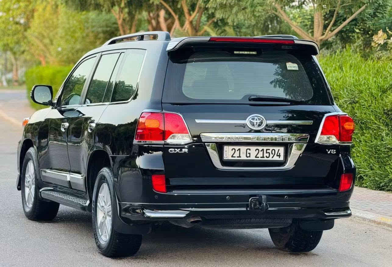 سلام عليكم ‎
 TOYOTA    .
LAND CRUISER
GX.R   V8 
الون: black
موديل: 2014
‎المواصفات
8 ايرباكات
3 قطع تبريد
اسلايت بصمه‎
‎تحكم ستيرن
‎تثبيت سرعة 
‎اشايربالمري
نظام ايكو
‏‎لايتات زينون بلادي
‏‎كشنات مخمل
تشغيل عن بعد ‎‎ 
حساس امامي خلفي
رقم سليمانية شرط تحويل 
كفاله من صبغ 
فقط جاملغ امامي امبدل بلادي              
صور السونار موجودة 
السعر 385 وببها مجال حك الجيه 
المكان بغداد الصالحية

***********
