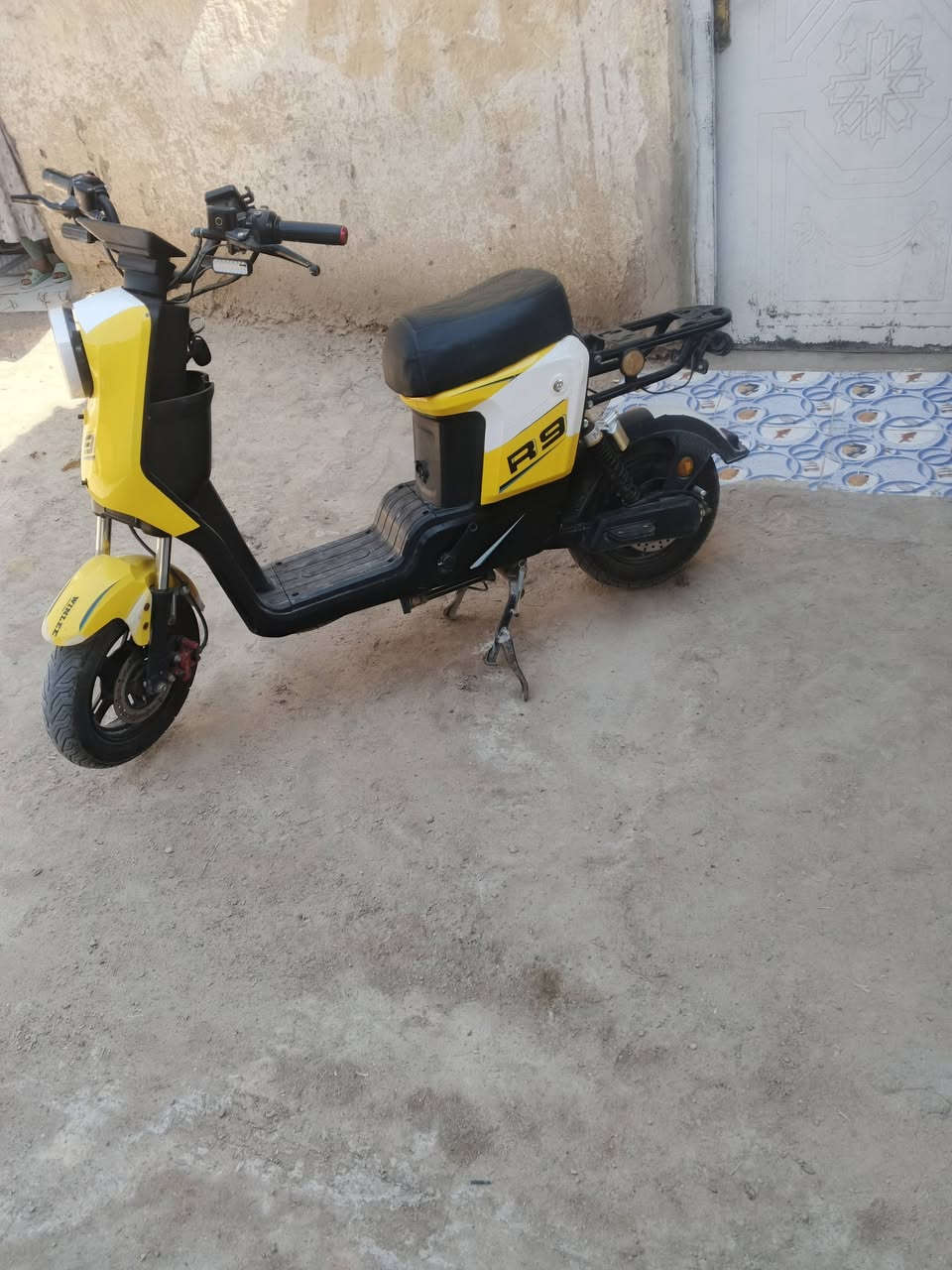 دراجه شحن البيع ابو الخصيب السعر 250الرقم***********
