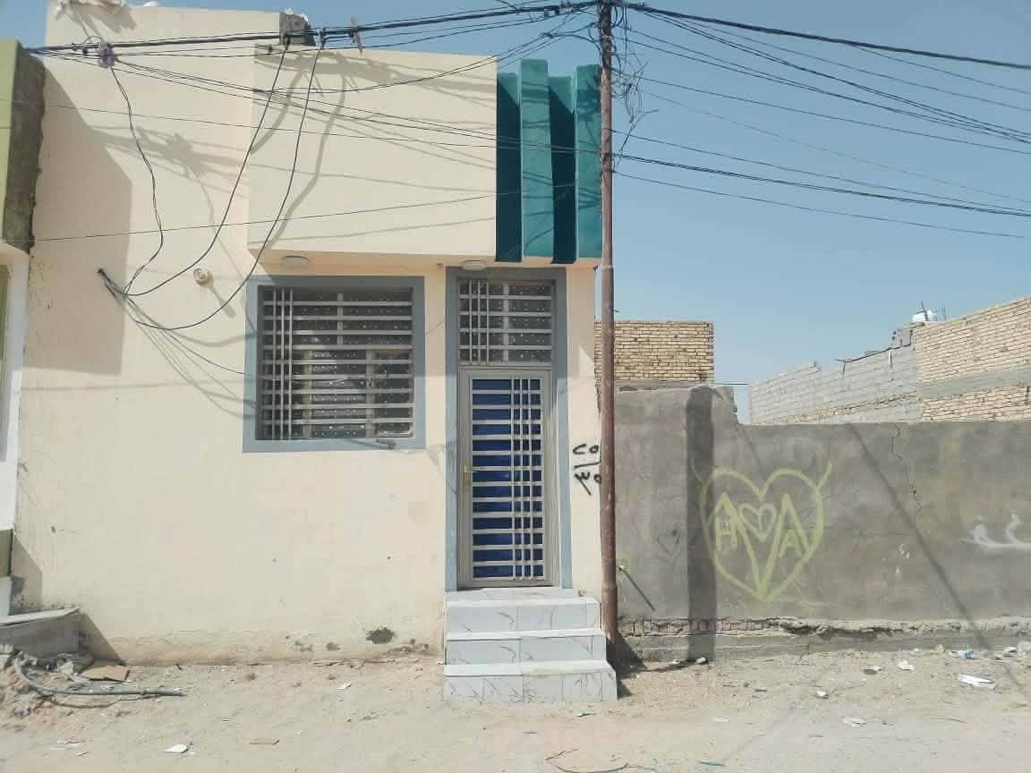 50 متر زراعي ملحق الغدير طابوك نهروان صب تسليح بورسلين هندي وسقوف ثانويه يعني جاهز من كلشي العنوان نجف قرب جسر الشهدا 300متر قرب مول المحبه البيت كامل من كلشي  الشراي يتصل ..22 وبيه مجال قليل***********
