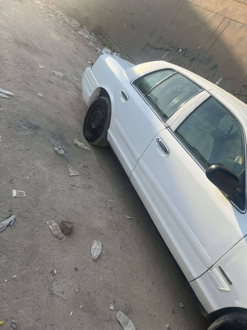 سلام عليكم👋
عندي سياره للبيع ✌
فورد كراون فكتوريا بوليسي اصل✌
مكينه كير اكسل كله جديد✌
سياره نضيفه✌
بس بيه نقوصات قليله✌
رقم بغداد انكليزي ✌
موديل 2006✌
مكينه 4600✌
تبريد شغال بس بي ليك 
جان قبل ثلج كلش ✌
سياره بيه شلعه تأكل الكاع اكل ✌
السعر 50وبيه مجال للطيبين 
التصال*********** 
واتساب ***********
مكاني بغداد الرئاسه شارع 20

