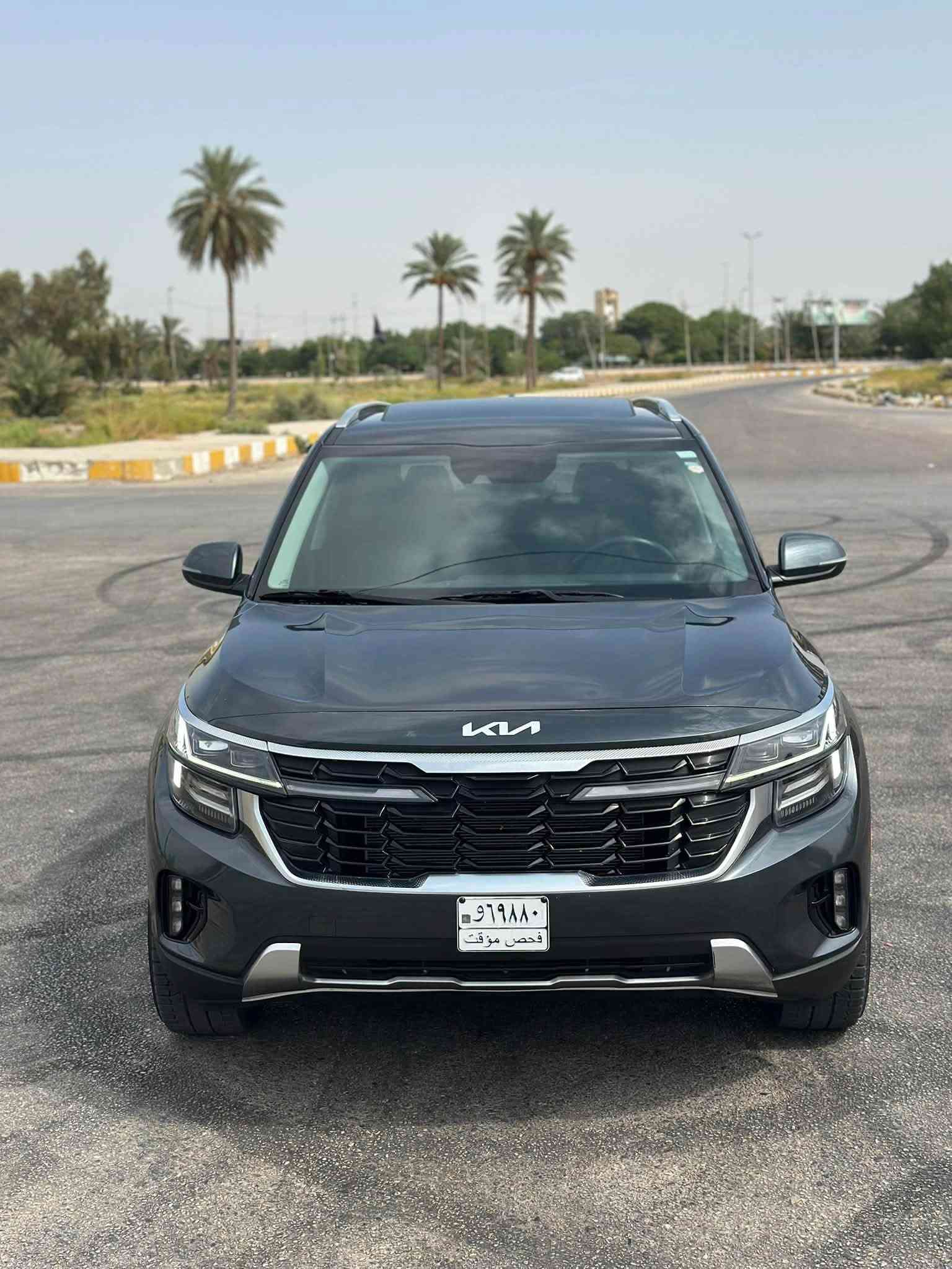 السلام عليكم 
للبيع فقط … كيا سلتوز ٢٥ دخول جديد بدون رقم منفيس باسمي حادث السياره باب خلفي مبدل ومصبوغ واجه بيه جاملغ  امامي كلير فقط كلير بدون فتح السياره بدون ايرباك صور الحادث مرفقه بلمنشور  فول مواصفات للاخير 
‏✅ بصمه
✅ فتحه سلايت روف 
✅ شاشه كبيره 
✅ كشنات جلد 
✅ كشنات تدفئه
✅ استيرن تدفئه
✅ تشغيل عن بعد 
✅ فور ويل 
✅ اشاير بل مري 
✅ ويل كب كروم حجم ١٧ 
✅ تحكم سترين + قياده ذاتيه 
✅ نقطه عمياء
✅ نزول منحدارت 
✅ تبريد قطعتين 
✅ رادار امامي وخلفي وجانبي 
✅ لد نهاري ليلي 
✅ شاشه كار بلي 
✅ عداد دجتل 
✅ ماشيه ٢٤ الف ميل 
وباقي المواصفات المعروفه 
مكان السياره بابل الحله 
هـ ***********
