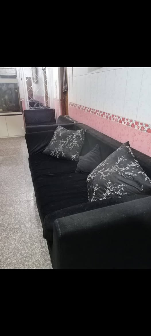 السلام عليكم تخم 3 قطع جان عليه تراب وحاليا مغسول ومرتب كلش السعر ب250 مكاني الشعب ***********
