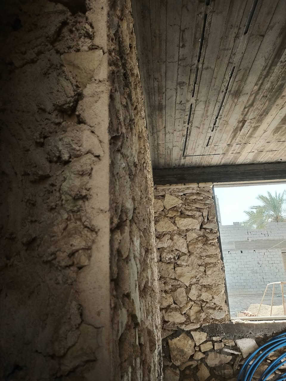 سلام عليكم 
شغل حجر مرتب مع ديكورات وترتيب 
بناء سياج 
بناء بيت
رصف مع ديكور 
تكحيل مع اضافة لون 
بناء مماشي 
بناء اساس سياج وبيت 

للتواصل مع استفسار واني بالخدمة 
***********
