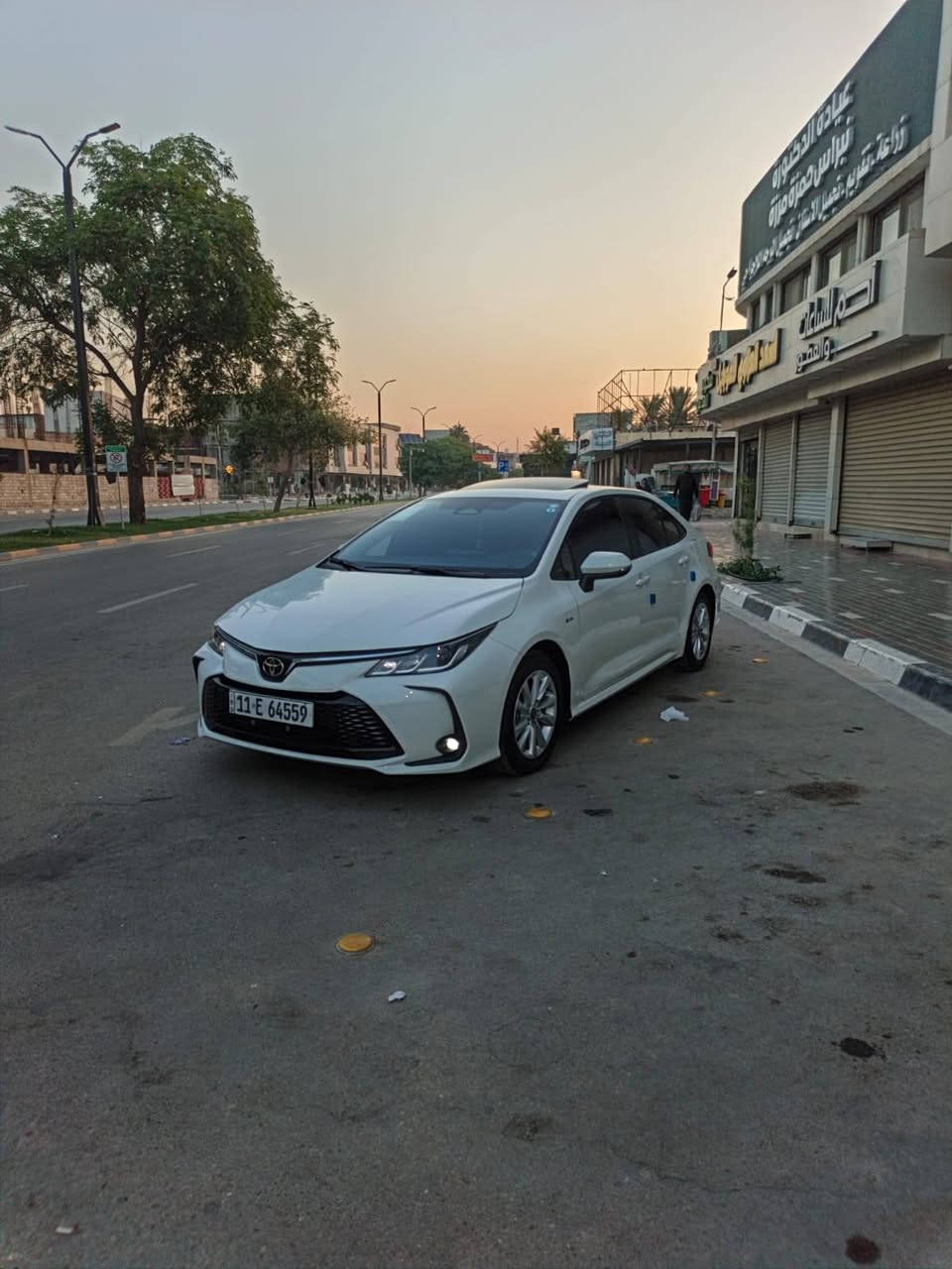 كورلا هايبرد موديل 25 ماشيه 14 ألف كفاله عامه 
سيارة فول واحد على واحد كشن كهرباء  رقم بغداد باسمي حرة كفاله عامه بيع فقط بدون مراوس مكاني بابل 
الشراي يتصل 
***********
