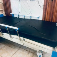 سرير طبي كهربائي • نظيف • دوشك خاص