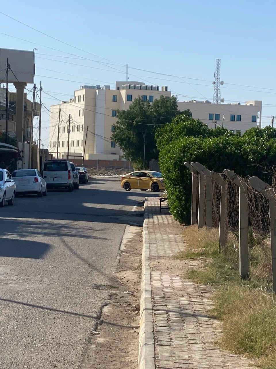 مشتمل للبيع كوت دورالخليج مقابل مديريةالمرور قرب مستشفى واسط الاستثماري يطل على ساحةخظراءالمساحة117م
واجهة6م
نزال19ونص 
بناءقديم صالح للسكن اوللتفليش 
السعر180للاستفسار
***********
مشتمل للبيع كوت دورالخليج مقابل مديريةالمرور قرب مستشفى واسط الاستثماري يطل على ساحةخظراءالمساحة117م

