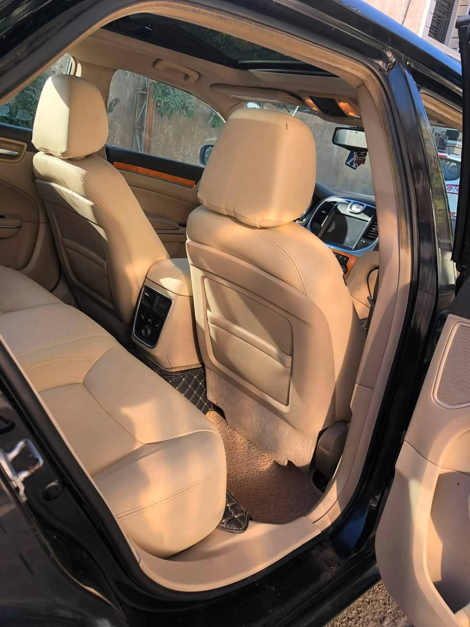 كرايسلر 2013 c300
خليجي فول مواصفات
محرك هيمي 5700
رقم اربيل
السياره جاهزه من كل النواحي بدون اي نقص
البجم محدث 2020
بدون حادث فقط هنا بالعراق تبديل جاملغ امامي عكس السايق 
السياره احلى من الصور
مكانها بغداد الدوره
السعر 162
***********
