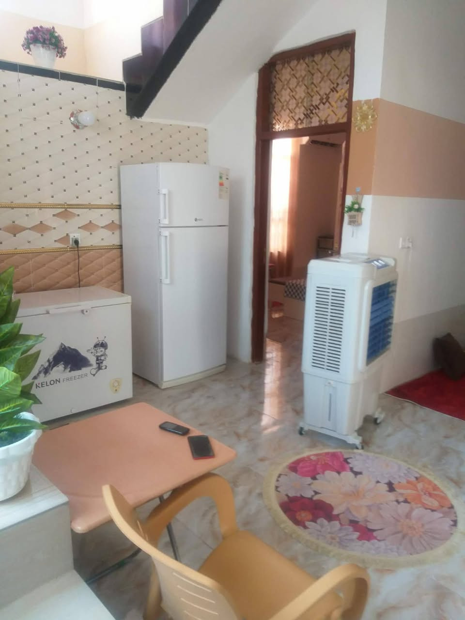 سلام عليكم دار للبيع مساحه ٢١٠متر زراعي مقابل البوابه حي ميثم التمار بناء حديث  هذا رقمي اشرح التفاصيل مع السعر ***********
