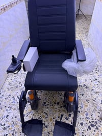 عربانة • عجزه • نضيفه