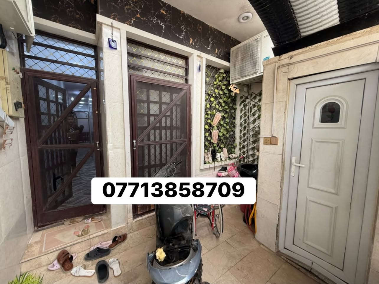 الدار للبيع 🏠 السعر 173 مليون وبي مجال 💵 هو والاثاث 👌يحتوي على ثمان سبالت شغالة البيت مفوووول👌
العنوان الشعب شارع عدن خلف محكمة الشعب🌹
المساحة 80 م🏠 مدخلين👌
الواجهة 4 م 
النزال 20 م
يحتوي الطابق الارضي على كراج صغير وخدمات خارجية واستقبال ومطبخ معزول ومنور وخدمات وغرفة نوم 
ويحتوي الطابق الثاني على غرفتين نوم وخدمات وبيتونة وسطحين
للاستفسار اكثر يرجى الاتصال على الرقم التالي (متواجد هذا الرقم على الواتس اب والفايبر والماسنجر *********** )
او الاتصال على الرقم الاخر 
***********
او زيارة مكتب تبارك للعقار والمقاولات الكائن في شارع الاسواق المركزية قرب مطعم ميامي

نص مكتوب في الصور:
- مكتب تبارك للعقار
- ***********