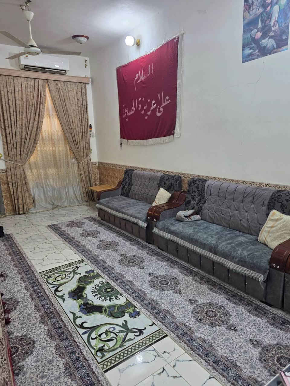 🏡 دار سكن – طابو صرف

📍 حي السيدة زينب قرب شارع الحولي 

مساحة  140 م² + فضلة 15 م²

🔹 استقبال 
| صالة | 
غرفة نوم 🛌 | 
مطبخ | حمامات 🛁 
| طارمة
🔹 طابق ثاني هيكل بدون سقف

💰 السعر: 135 

🏢 مكتب الدناني للعقار
📞 ***********
📞 ***********
