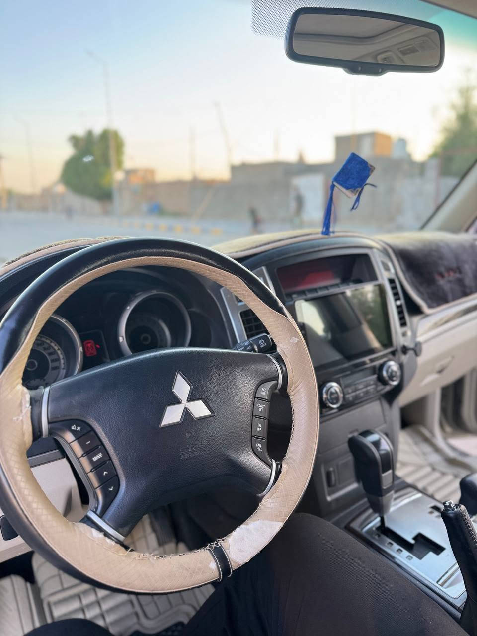 باجيرو موديل 2018 كويتي جاهزة بدون اي نقص هزة وسنوية جديدة والسيارة باسمي بيهه صبغ جاملغ خلفي فقط والبقية مكفول رقم السيارة مميز 
مكانها الكوت السعر 190 ورقة قابل للتفاوض 
للتواصل ***********
