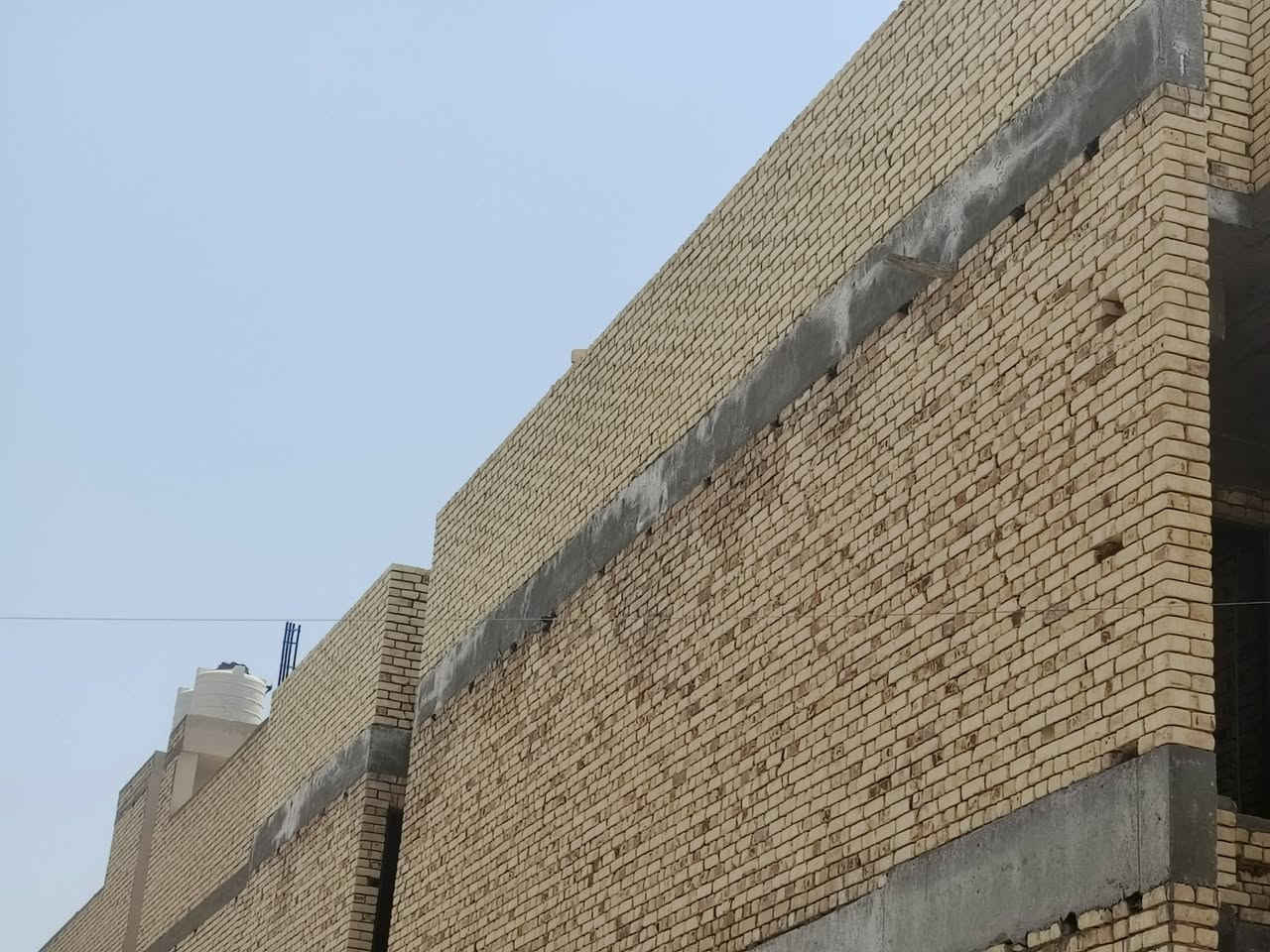 السلام عليكم خلفه بناء متفرغ حالين شغل نضيف وحلو اشتغل على الدبل ومكطوعه واتزام بعمل واستفسارعلى رقم ***********
