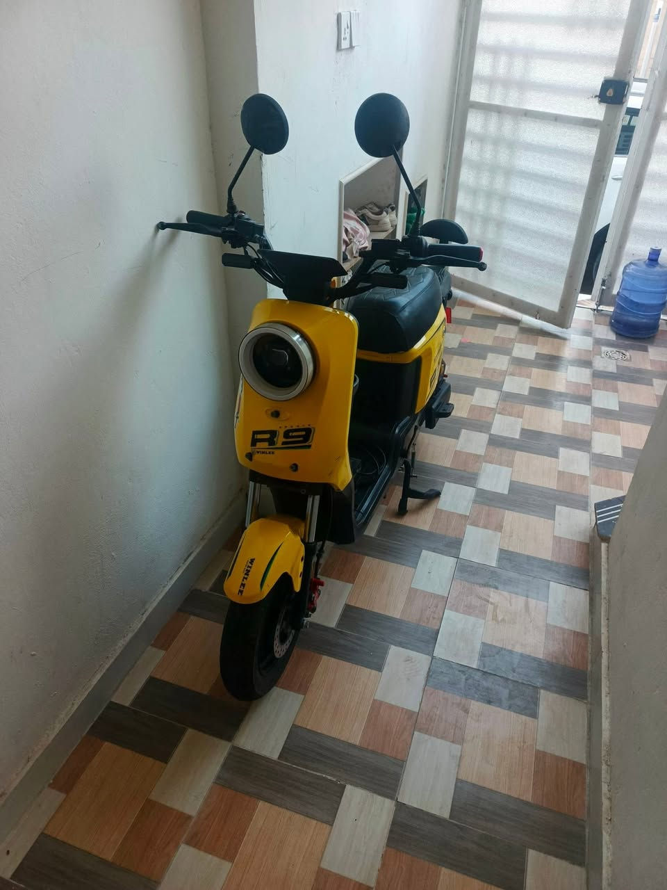 دراجه شحن للبيع R9   خمس بطاريات حلوه ونظيفه كلش  عوزه ابريك خلفي   
بريك امامي شغال  الكهربائيات كله شغاله وحلوه 
سعر 285 وبين مجال  بيع مستعجل 
 عنوان نجف 
رقمي ***********
