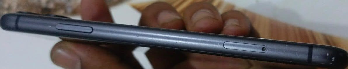 آيفون 11للبيع 
بطاريه ٧٢
نظافه ٩٪؜
مكفول كفاله عامه 
رقم ***********اتصال او واتساب
