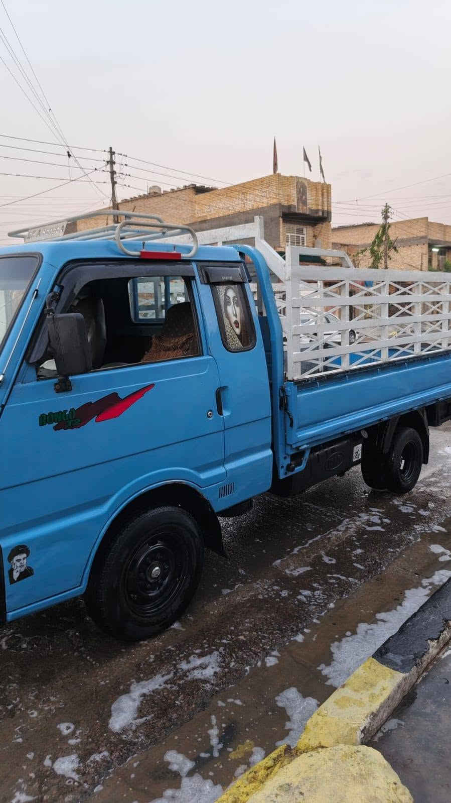 لسلام عليكم كيه حمل للبيع بنكو موديل 1996 رقم ديالى مشروع وطني مكينه وكير واكسن وحداديه وشاصي وكهربائيات كفاله عامه وصبغ جماليه سياره نظيفه وترايك وين ما يعجبك والسعر والاستفسار على رقم *********** الحجي ابو رضا
