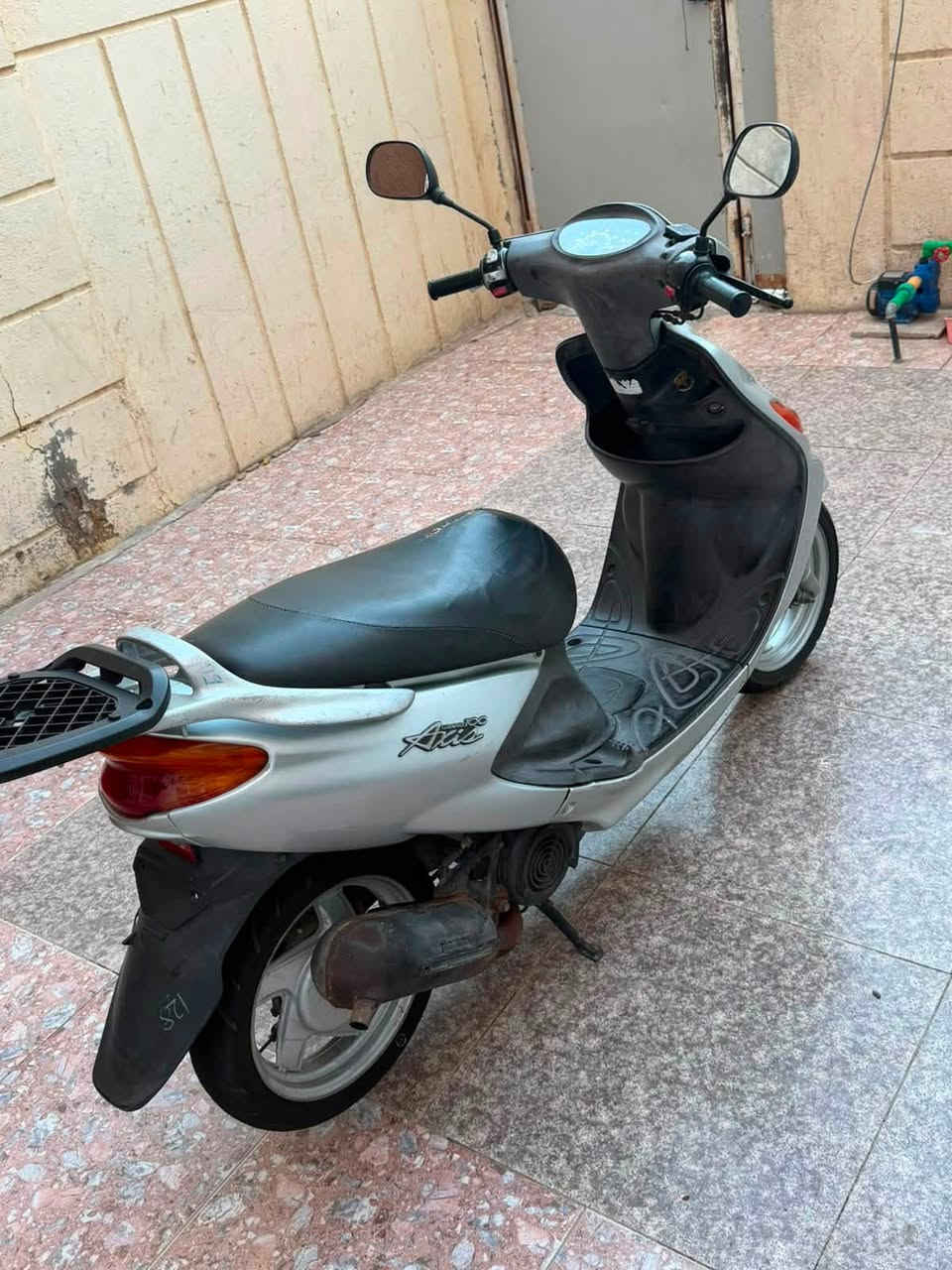 اگزز للبيع برغي مامتفوح بيها صارلها شهرين مطلعها من حاوية الزيتون كهربائيات كلها شغاله نگره سلف الدراجه جديده مال جناي
السعر مليون و200 وبيها مجال 
مامتواجد فيس🤍
***********
***********
