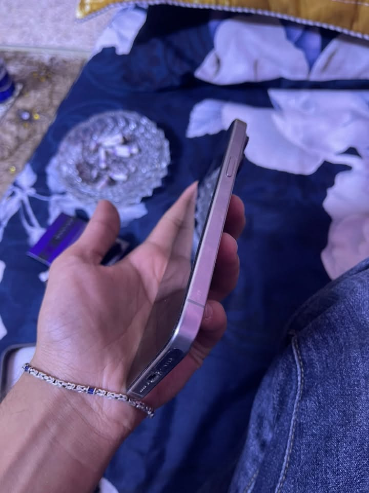 ايفون 15 برو ماكس • نضيف • بطارية ٨٦٪