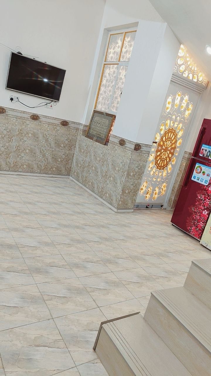 بيت للبيع مساحه 200متر في الناصرية حي الشهداء البيت بناء حديث على شارع عرضه 15متر الاستفسار الاتصال على الرقم ***********