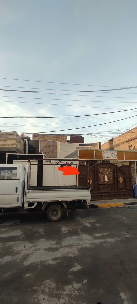 سلام عليكم توفر عندي بيت🏠 مساحه 200متر طابق واحد ✔️بيت جاهز بناء حديث --جبها 8 --نزال 25-- زراعي مكاتبه فقط ✍🏻 سند 117 بغداد البلديات منطقه حي الامير ✔️الضباط خلف الصحفيين قرب مدرسه زين القوس منطقه حي ✔️الامير المنطقه كامله خدمات تبليط ماي مجاري كهرباء الاستفسار اكثر ✔️***********سعر خاص رد ماسنجر وتساب  حسن ✔️للعقار
