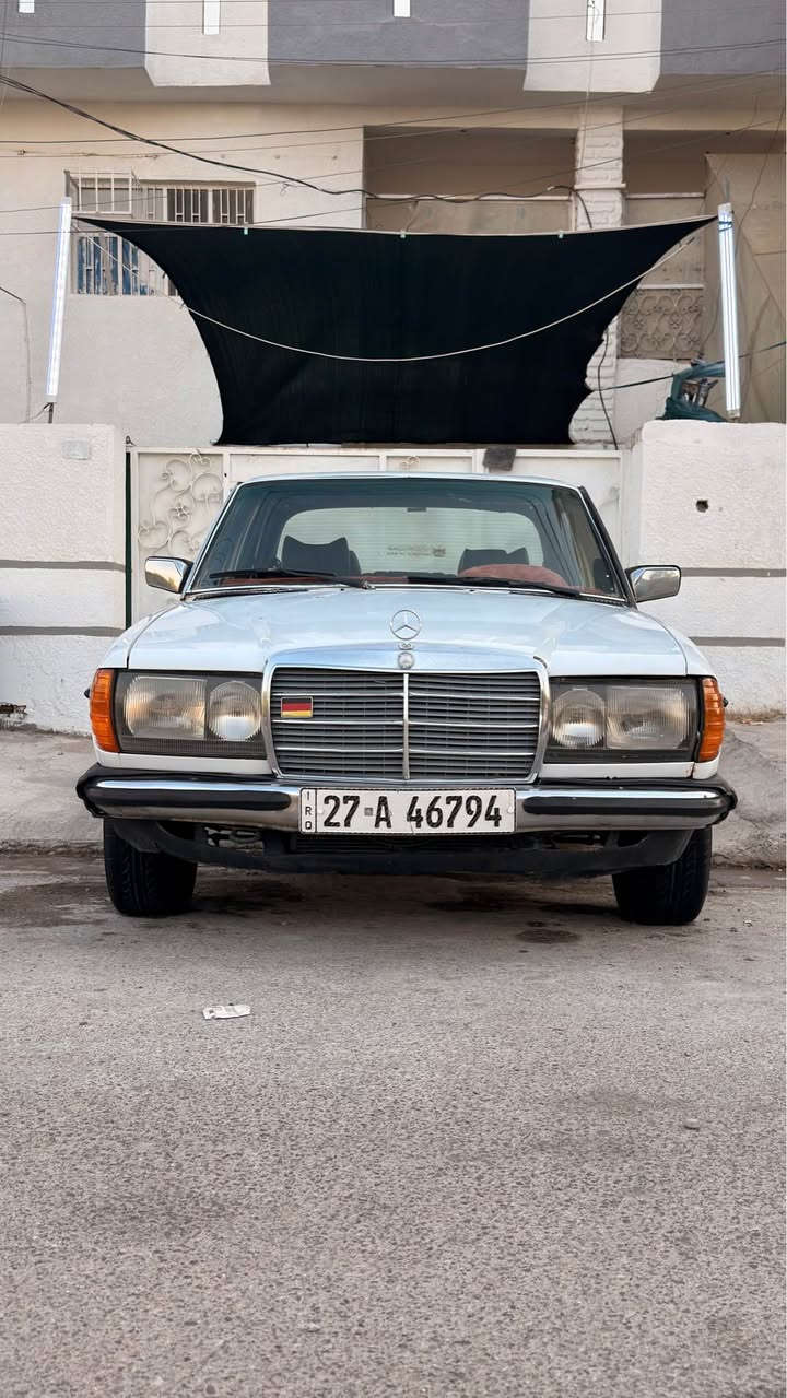 مارسدس123w ابو جحيل بيع او مراوس
موديل 1983
محرك vvt2500 ديلكو
مكاني بغداد 
تحويل مباشر صاحبها بديالى اكفلك تحويل
تبريد شغال منظومه جديدة ثلج 
مكاني بغداد سياره بيها نقوصات ابيع على وضعها
السعر48 وبيها مجال
*********** بغداد, العراق
