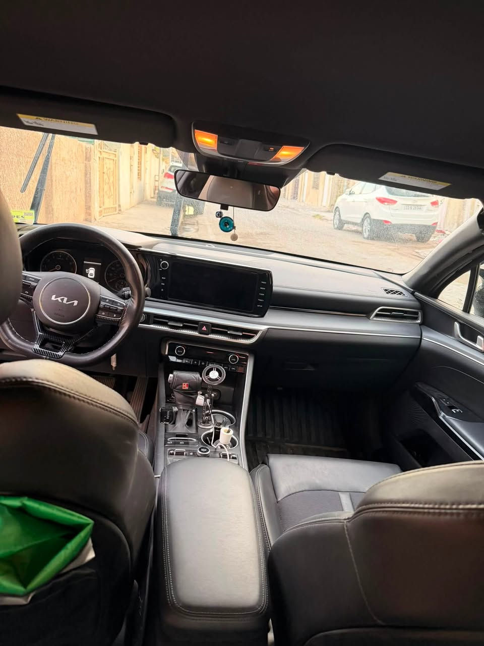 🚘 للبيع — كيا K5 GT-Line 2024
كيا K5 GT-Line موديل 2024
🇺🇸 وارد أمريكي — رقم حرة
⚙️ مكينة 1.6 تيربو
📍 الموقع: بغداد
📏 الممشى: 21,000 كم
🖤 اللون: أسود
🖤 الداخلية: أسود جلد
❌ بدون فتحة سقف

✨ المواصفات:

* شاشة تدعم Apple CarPlay
* مقاعد أمامية تدفئة
* مقعد السائق كهربائي
* شاحن Wireless
* تشغيل عن بُعد
* هاند بريك إلكتروني
* تشغيل بصمة
* بصمة أبواب
* رادارات أمامية + جانبية + خلفية
* مانع تصادم
* تحديد المسار
* إشارات بالمرايا
* صندوق ذكي
* تايرات Kumho جديدة

🔧 حالة السيارة:

السيارة تعرضت لحادث سابق، والتصليح كان:

* البنيد مصبوغ
* إصبعين بارد بالجاملغ الأمامي نتيجة أثر الضربة

📞 للاستفسار والتواصل:
***********

📍 السيارة موجودة في بغداد

للمهتمين، السيارة جاهزة للفحص والمعاينة.

السعر 175 ورقة
