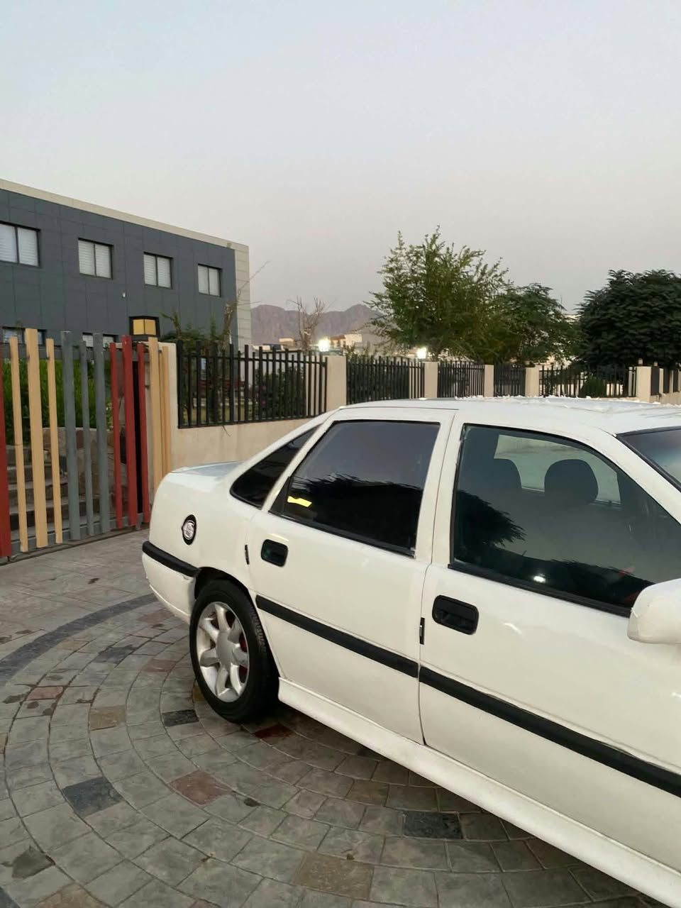 موديل ١٩٩٠ • مكينة ١٫٦ • رقم سليمانية