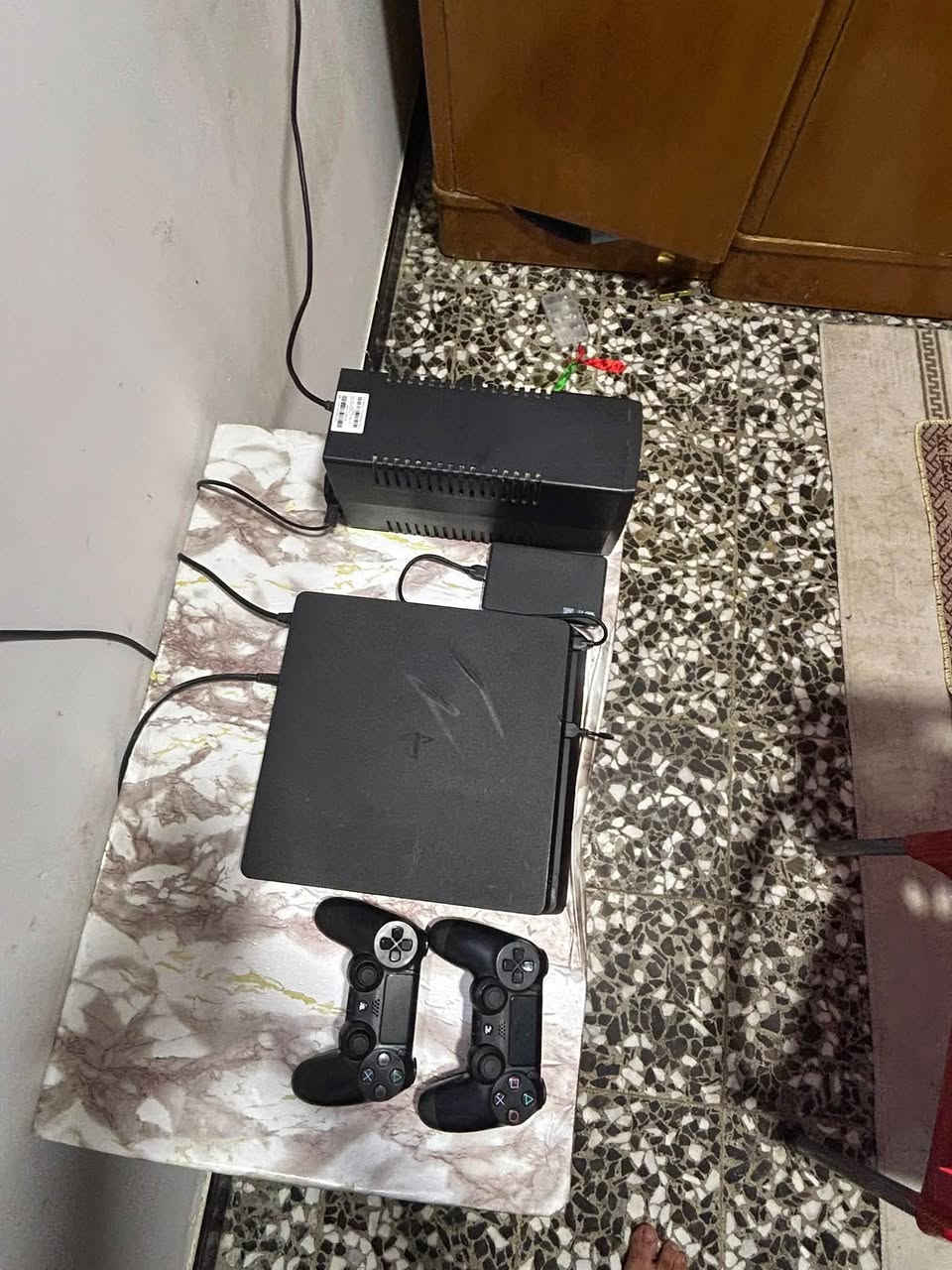 ￼ ‏سلام عليكم بلي فور ‏اسلم مهكر للبيع نظام 10.50 الجهاز ما داخل تصليح بس اليدات عطلانات مكاني بالسعر 270 وبي مجال مكان النجف حي نداء ￼
