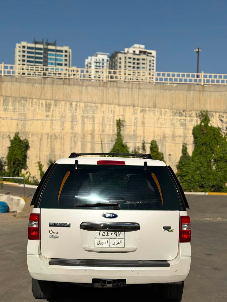 Ford expedition limited 2011 niva
The car has done 200000km and the gear and engine has no problem the price is 130$ and theres a little bit of a negotiation ***********
