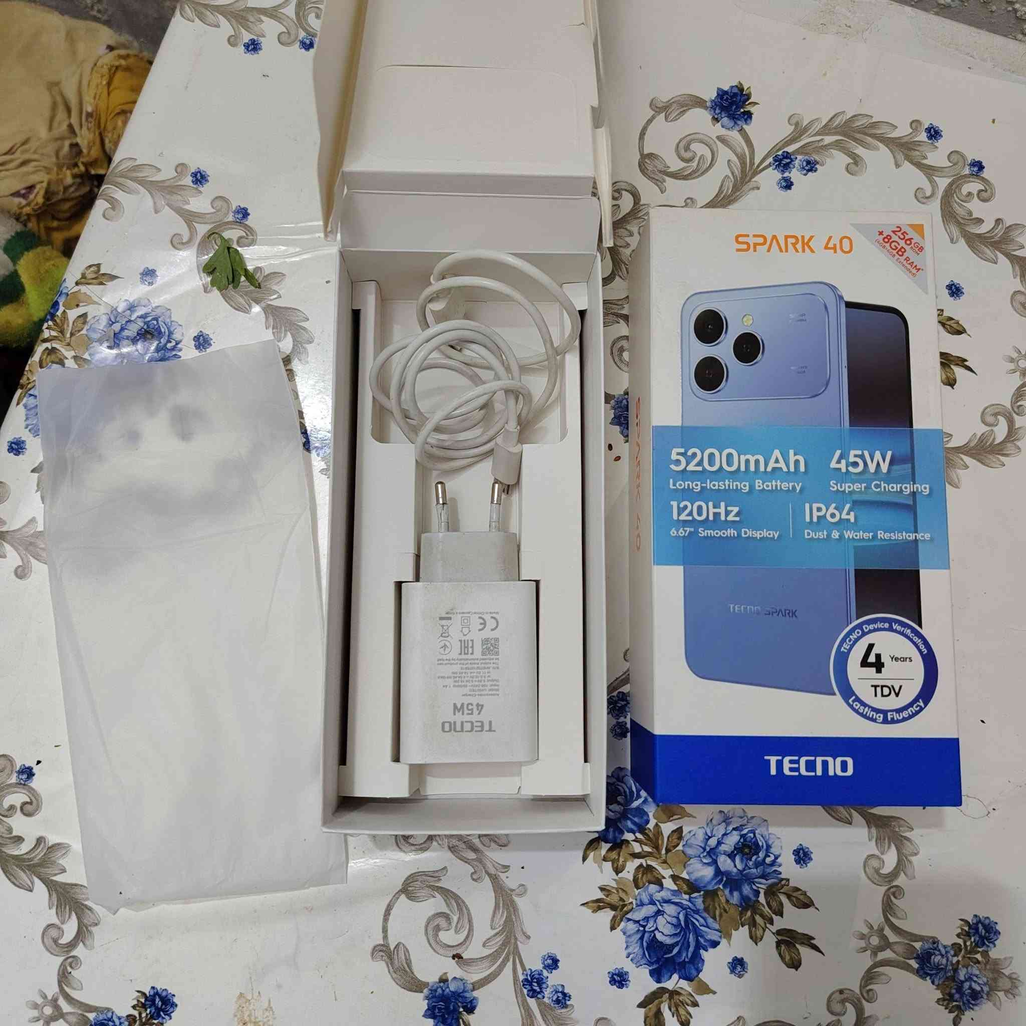 سلام عليكم شباب من رخصه الادمن المحترم تكنو سبارك 40 جديد
📱TECNO SPARK 40📱 اخو لجديد مستخدم شهر واحد ذاكرته 256 🪫بطاريته 5200🪫 عملاقه انسه صرف الشحن ببجي 60 فريم بصمتين وجه واصبع ملحقاته كامله كارتونه وحافضه ولزكه وشاحنه وابره كامل مكمل 💵سعره 130 الف💵 وبي مجال بسيط 

📍مكاني بغداد حسينيه مال راشديه📍 ***********

نص مكتوب في الصور:
- ٩٢%
- لا يتم التشغيل
- بيانات الجوال
- . MB
- مستخدمة اليوم
- +8GB 56GB TECNO SPARK 40 TECNO KM5 Helio G81 4.00 GB+2.00 GB 50M 8M 5200mAh 720x1600 15.1.2 استنادا إلى Android 9:27 هاتفي التحقق من التحديثات اسم الجهاز التخزين ٢٣,٥٢ غ.ب / ٢٥٦ غ.ب الطراز وحدة المعالجة المركزية RAM الكاميرا الخلفية الكاميرا الأمامية البطارية الشاشة إصدار Android 15