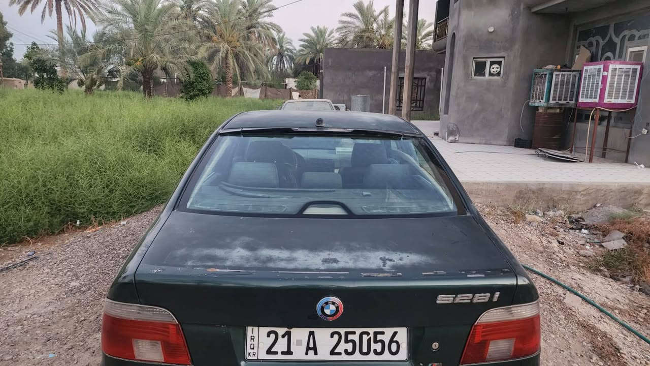 BMW للبيع
صكر 🦅
                           مواصفات 
                          ---------------
1️⃣موديل 1998 
2️⃣أي ضربه لا توجد فقط مبدل بنيد 
3️⃣ رقم انكليزي سليمانية
4️⃣ صبغ جمالية سابقا 
5️⃣ كير و مكينة جديد 
6️⃣ النظافة كما موضح في الصور 
_____________________________
السعر 💵: 68 بيها مجال بسيط 
للاستفسار الاتصال 📞: ‏‪***********‬‏ 
المكان 📍: محافظة بابل
