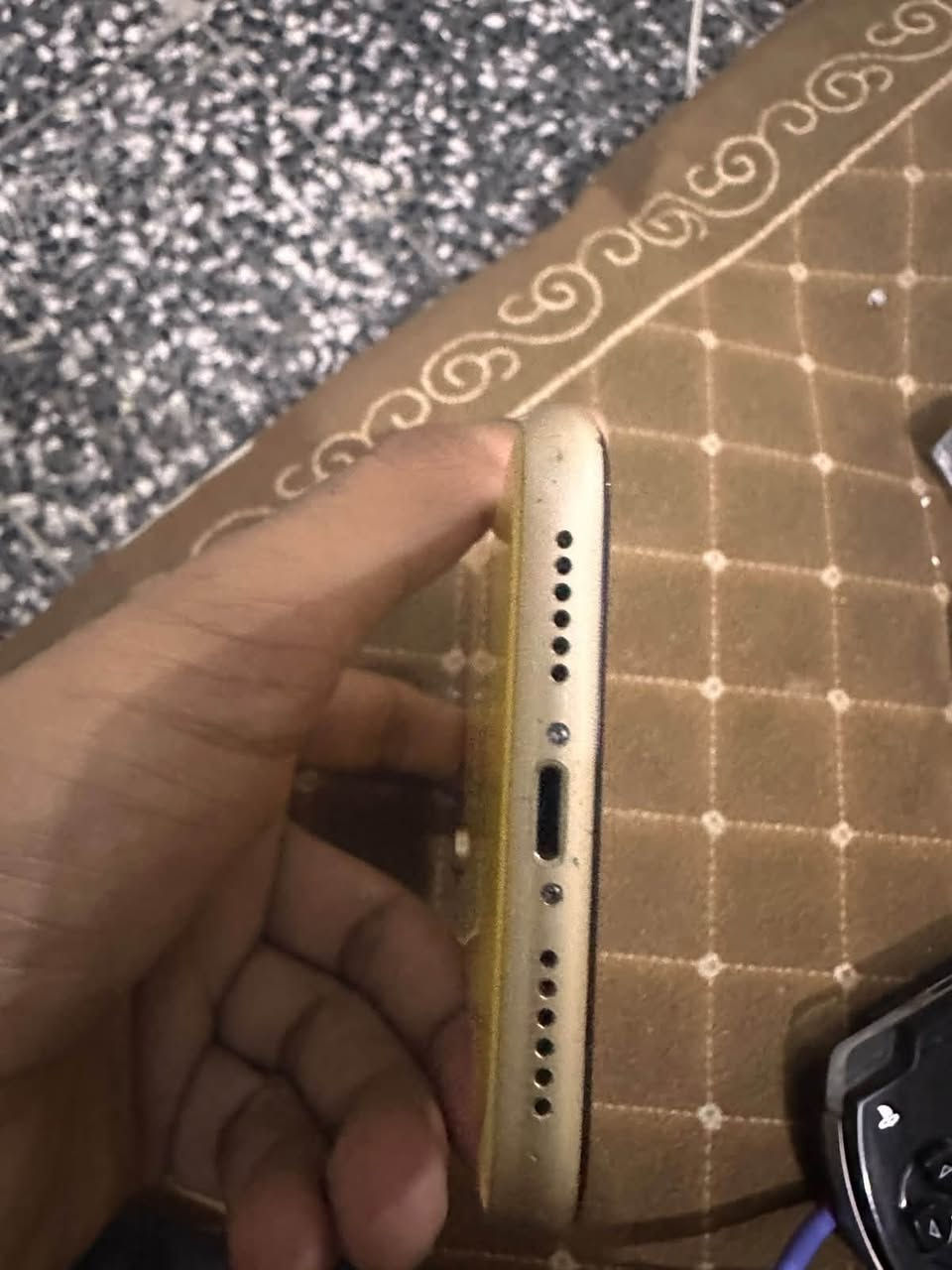 ايفون اكس ار • بطارية ٧٣ • ذاكرة ٦٤