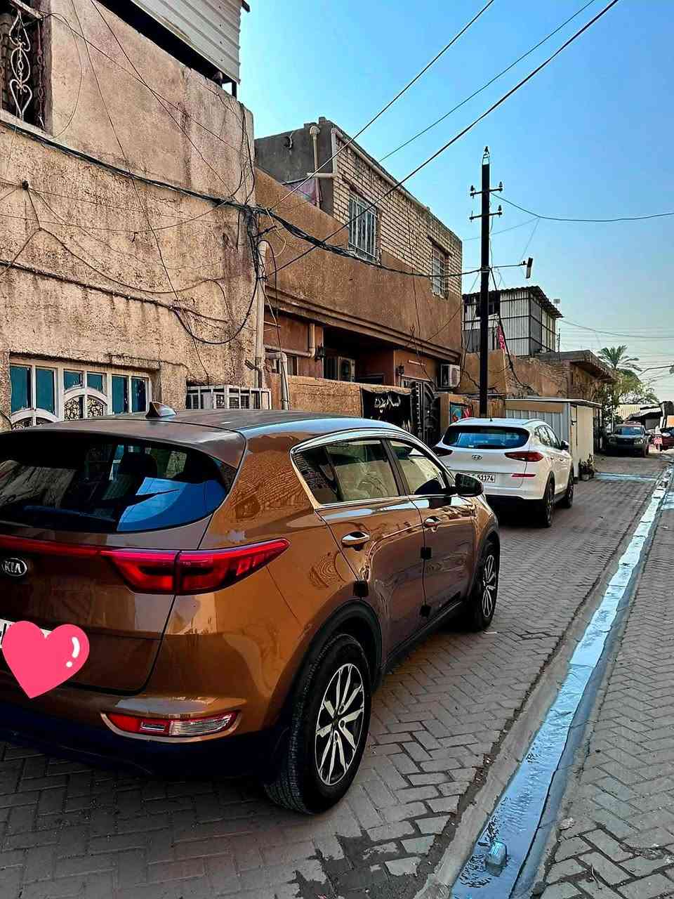سلام عليكم  اريد مراوس و يفضل سياره صغيره مال تكسي 
كيا سبورتج مديل ٢٠١٨ سياره جديده وجاهزه نص فول تخم تاير جديد. شادله بجم زنون. داخله جديد كلش نصبتها حلوه كهربائيات كله شغاله ولا كلوب مشتغل بدشبول رقم وهزه جديد حداديه جديده كير مكينه خير من الله وحادثها بس جاملغ و بنيد جارد اي دواخل مابيها و اي ستفسار اني خادم خاص مفتوح ورقمي بي واتساب ***********
