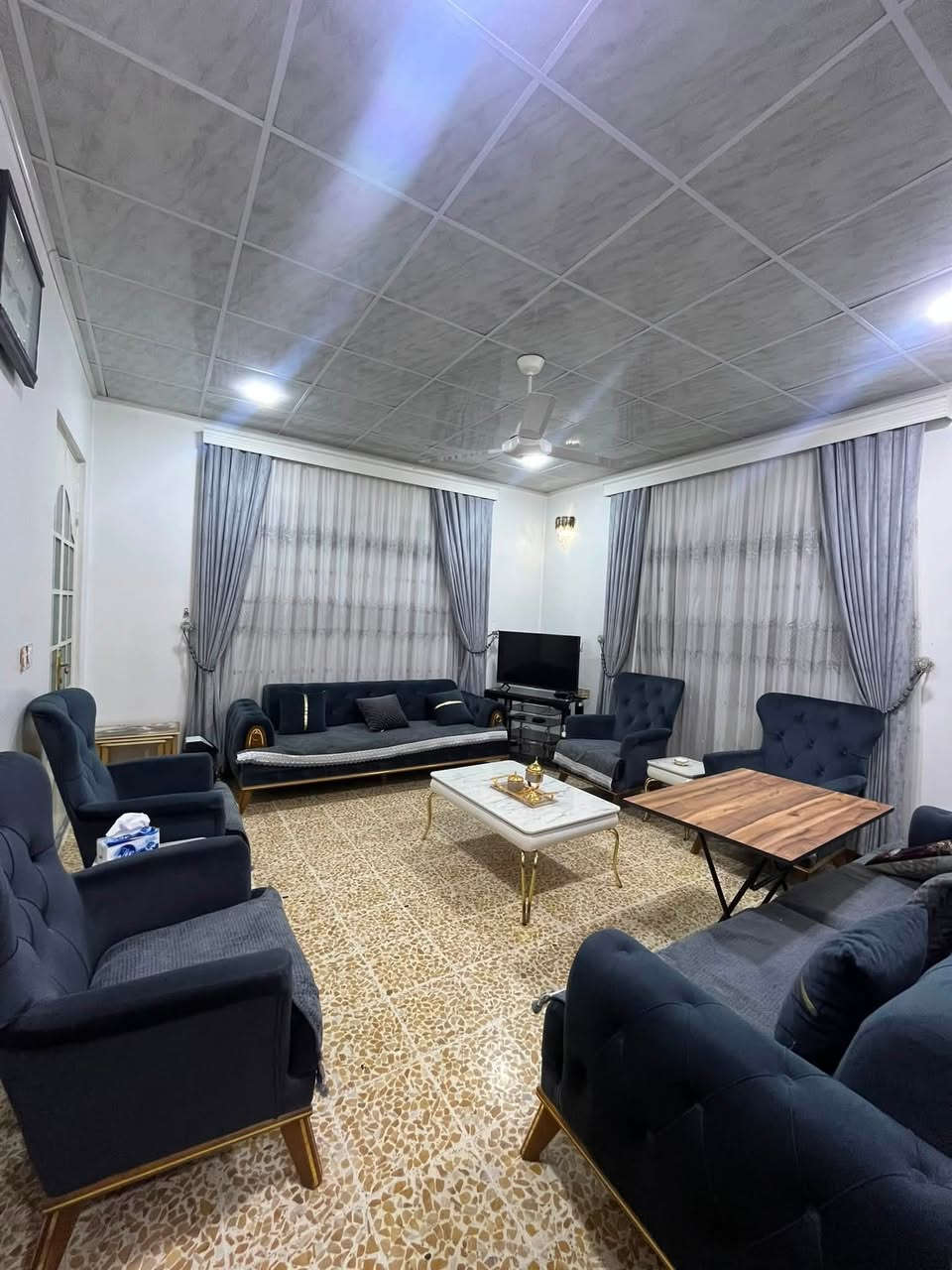 🏠 عروض مكتب قصر الفخامة للعقارات والمقاولات

🔹 دار للبيع – حي القادسية الثانية

📍 الموقع: حي القادسية الثانية
📐 المساحة: 150 م²
📏 الواجهة: 10 م
📌 ركن
🏢 طابق ونصف

✨ تفاصيل الدار:
• 3 غرف نوم
• هول
• استقبال
• مطبخ
• صحيات
• كراج

💰 السعر: 170 مليون 

📑 مكاتبة مع الشرعي

📞 للاستفسار والاتصال أو مراسلة الواتساب:
***********
***********

📍 عنوان المكتب:
حي النور – سايدين دانية ماركت – بعد ملعب كلاسيكو

🏡 مكتب قصر الفخامة للعقارات والمقاولات
ثقتكم غايتنا، واختياركم عنوان نجاحنا
