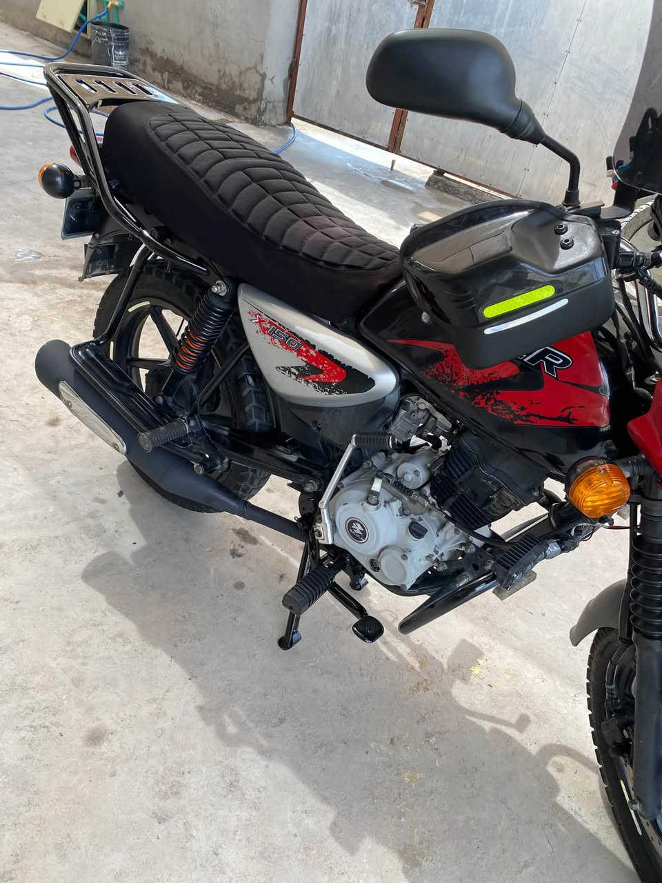 بوكسر موديل 23 رقم بغداد انكليزي هزه جديده بأسمي تجفيت شركه مكان بغداد تقاطع نهروان *********** السعر 2350 وبيها مجال
