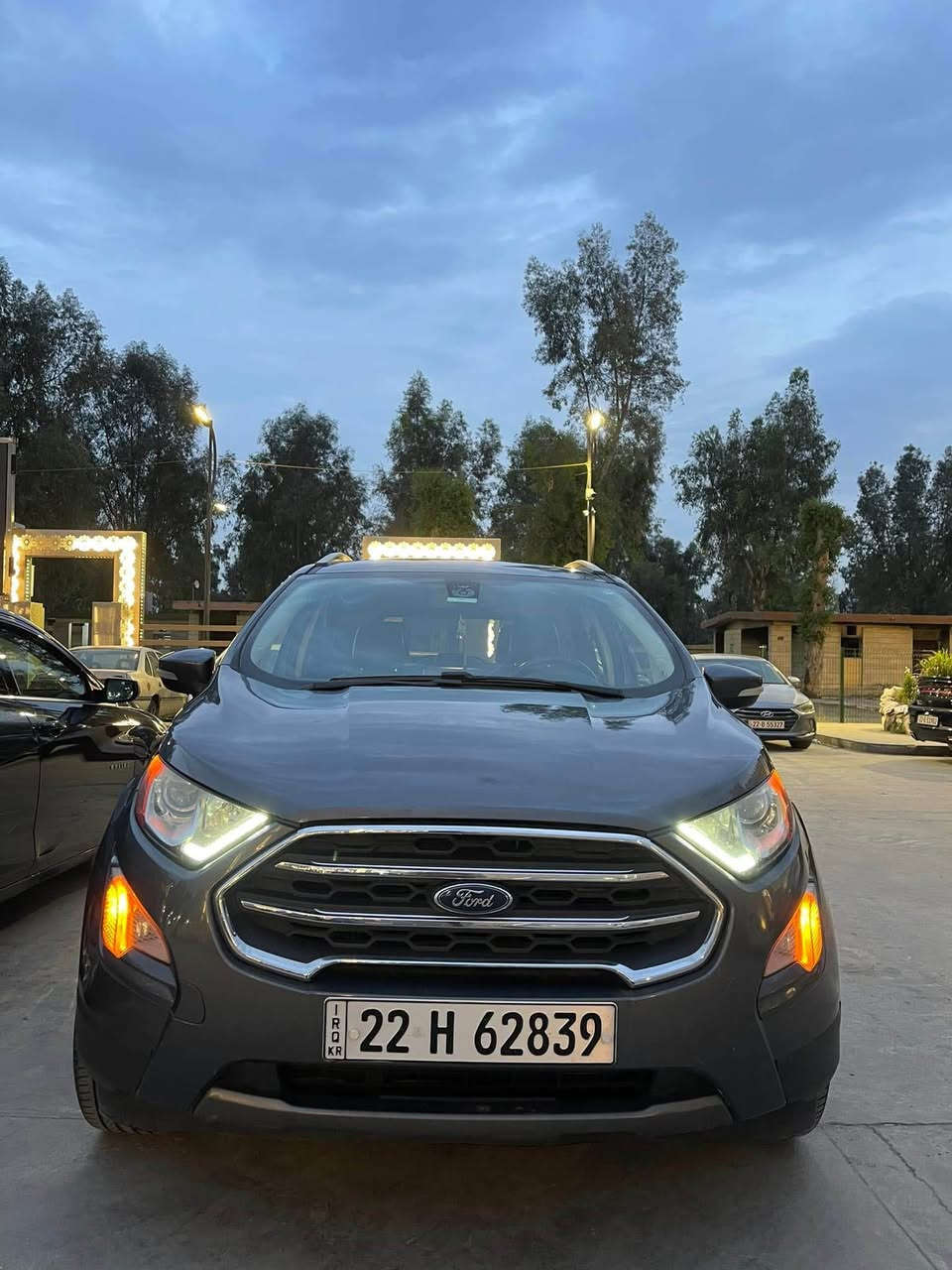 السلام عليكم 
FORD ECO SPORT 2019 فول مواصفات أعلى فئة TITANIUM 
للبيع او مراوس حسب القناعة 
المواصفات :- 
 1- فتحة سقف 
 2- لايتات ليد 
 3- كشنات جلد 
 4- تدفئة كشنات 
 5- تدفئة استيرين 
 6- رادار جانبي 
 7- كامره خلفية 
 8- شاشة كبيرة ( CAR PLAY ) 
 9- بصمة ودخول ذكي 
 10- تحكم ستيرين جهتين 
صور الحادث مرفقة ماشية 125.000 
السعر 90 $ 
للأتصال 
 *********** بغداد, العراق
