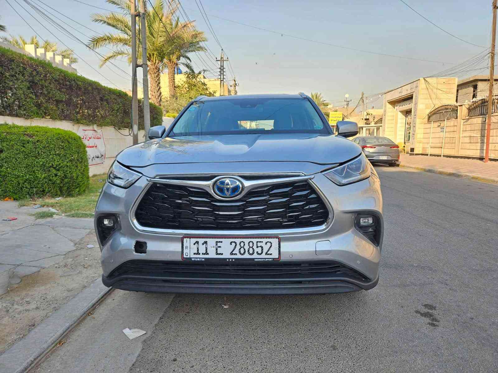 تويوتا هايلاندر موديل 2023 هايبرد
مواصفات الامريكي ليمتدد فول 1/1 
حادثها بسيط ، ارباك سليم ،
بيه صبغ بقبغ الجنطه ، وبارد حافه البنيد
سياره نظيفه جدا جاهزه مابي كل نقص فول مواصفات
السعر 335 ورقه للاتصال ***********
مكاني بغداد - حي الخضراء
