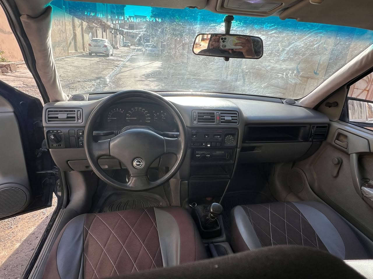 فكترا حجم 20  مبدل عقجين طخم جديد مكينه كير شرط غرامات صفر ستيرن بور باتري جديد طخم تأشيرات جديد سياره جاهزه   31بيها مجال بسيط  ***********

