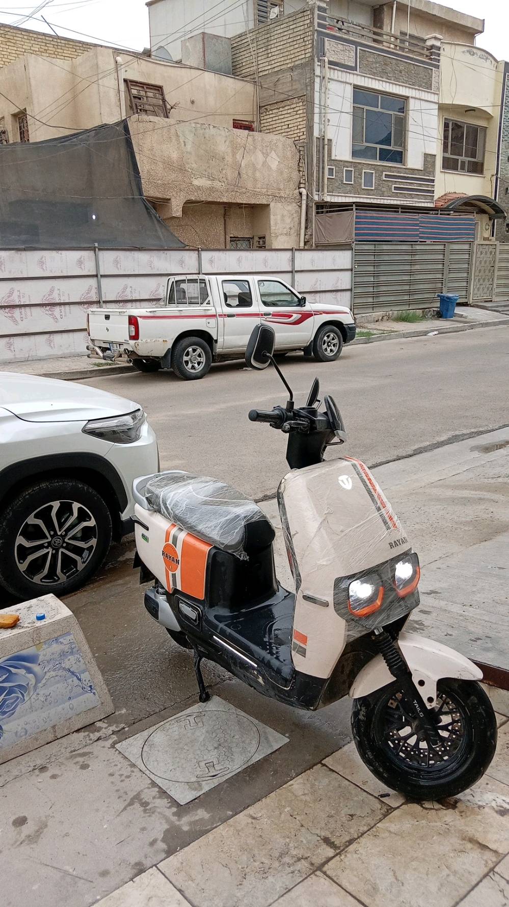 دراجه كهربائيه RAYAN
نقوصات بسيطه.. المكان بغداد 
***********
موديل 2025
6 بطاريات 
لايت زنون عالي ناصي 
تايرات جديده 
ثلاث نمر 
السعر 525 الف دينار.وبيها مجال 
